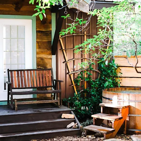 The Rosewood Cottage - Sauna, Soak, And Luxury